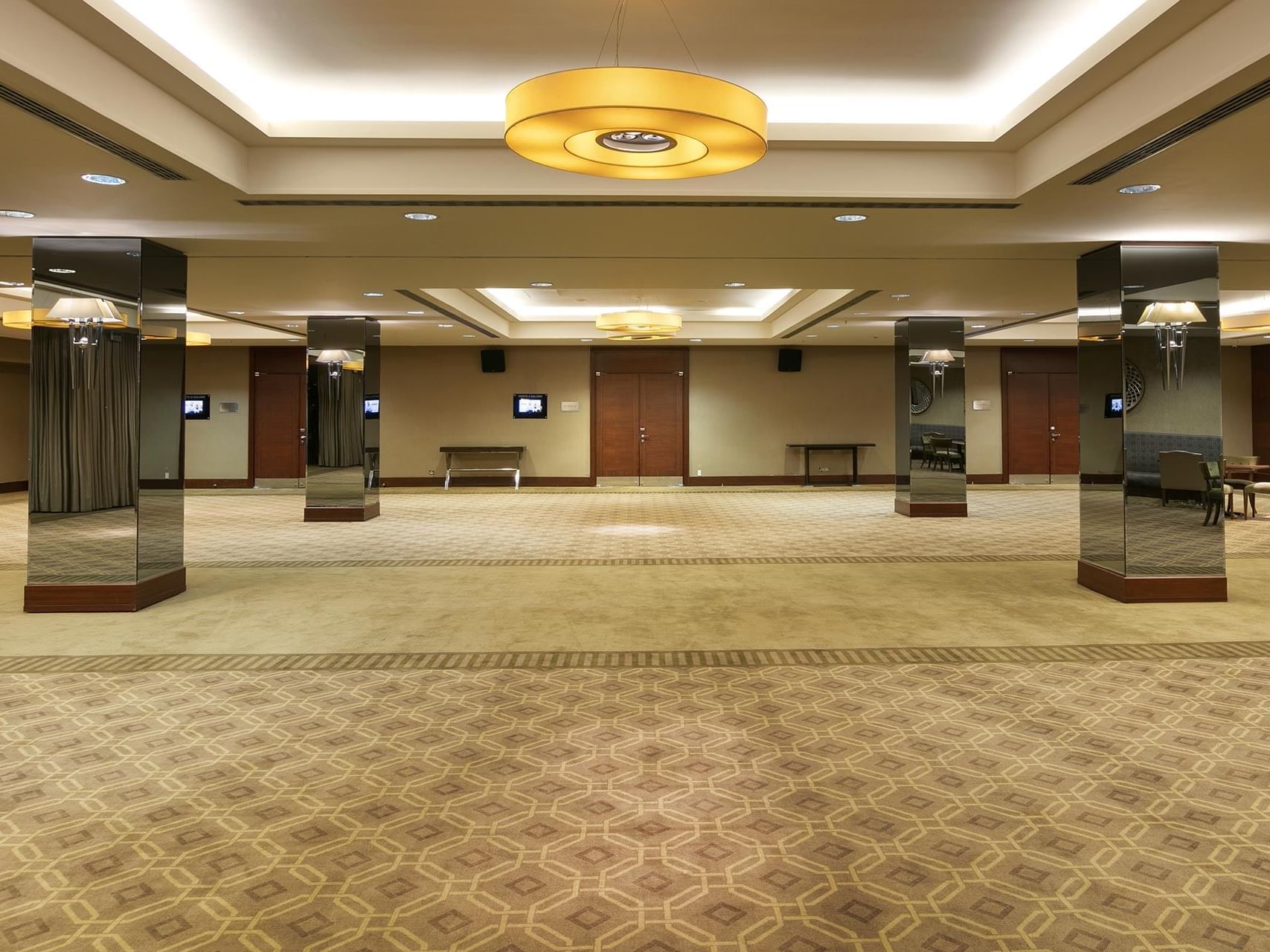 Interior of the spacious event hall in Savlo at Titanic Business Kartal